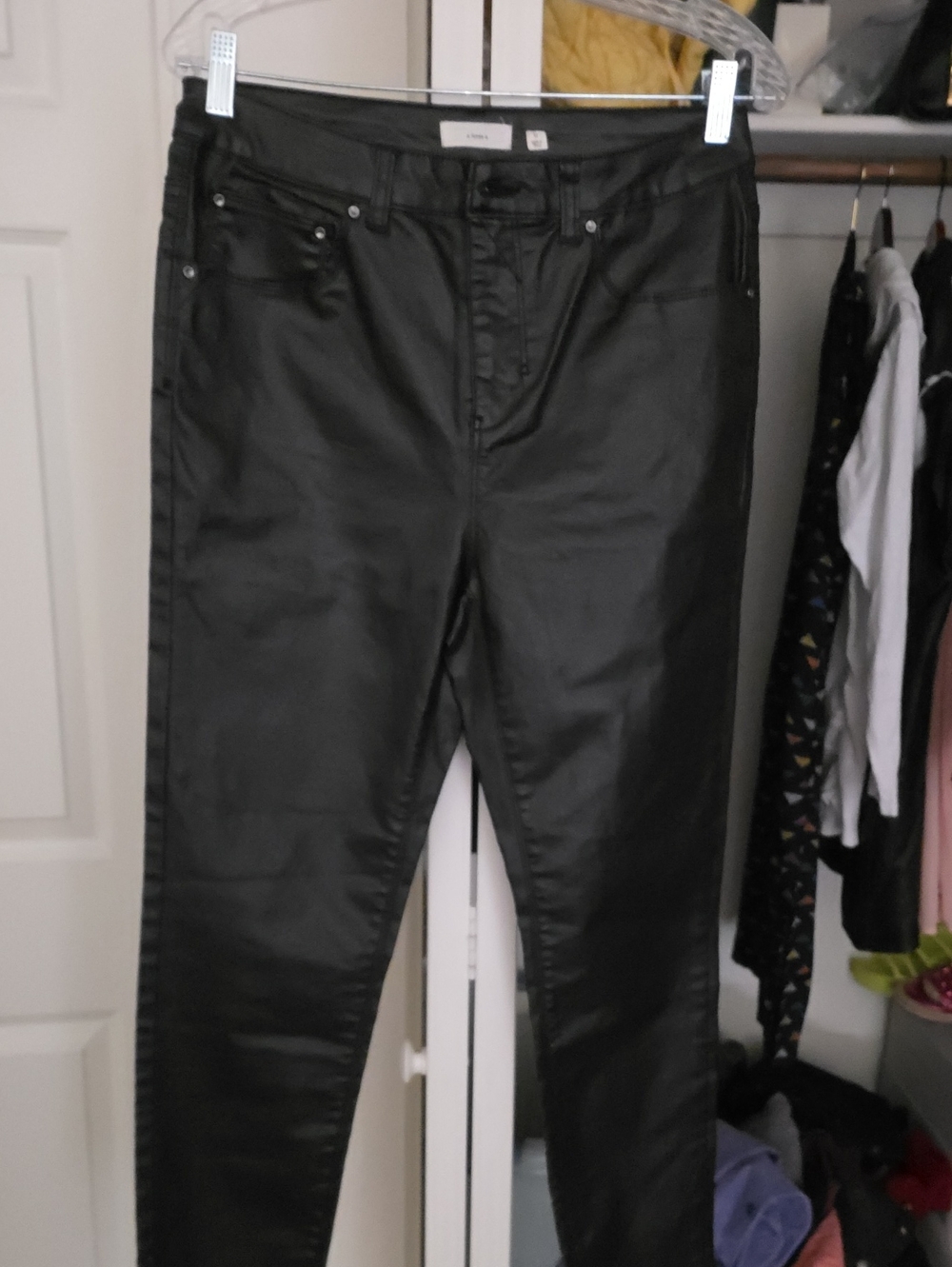 Slim High-Rise Coated Pants in Black
